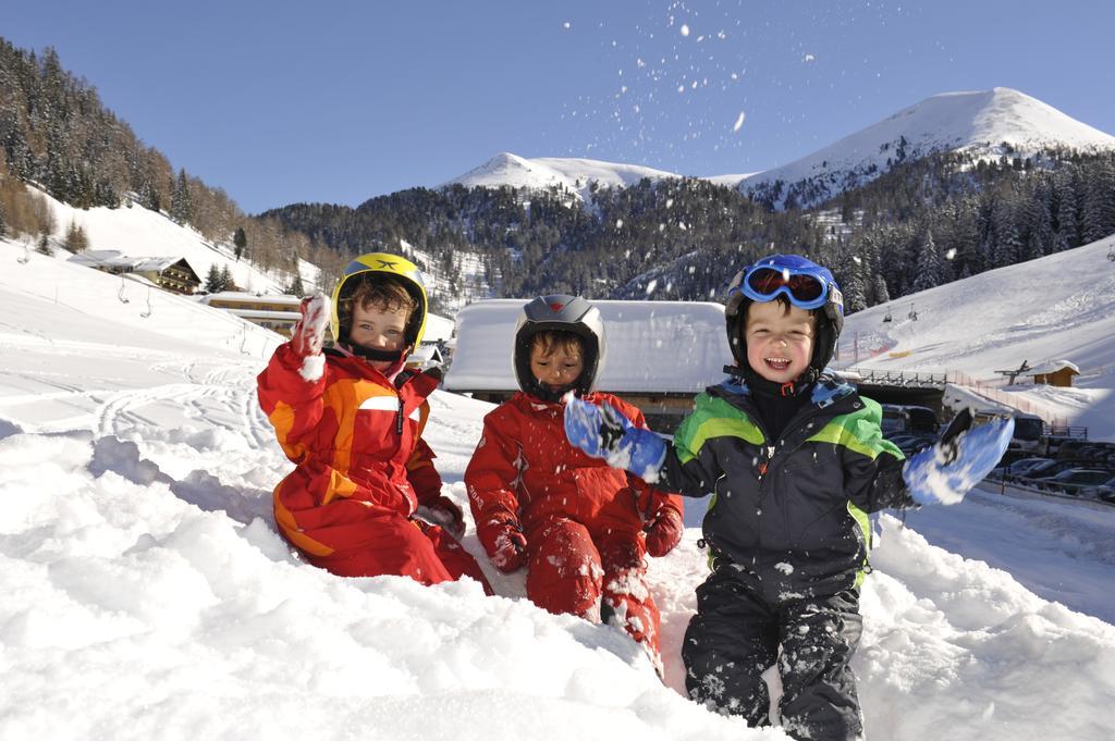 Kinder- und Familienhotel Nockalm Innerkrems Zimmer foto